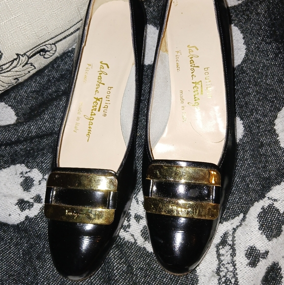 Salvatore Ferragamo black leather ladies heels size 7 made in Italy - Picture 1 of 9